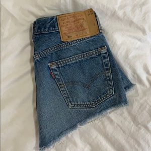 Levi’s cut off shorts
